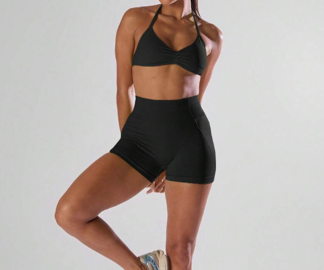 Short corto deportivo de tiro alto con top